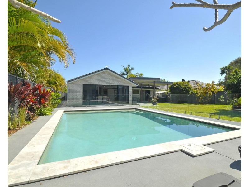 45 Warbler Parade, Varsity Lakes QLD 4227