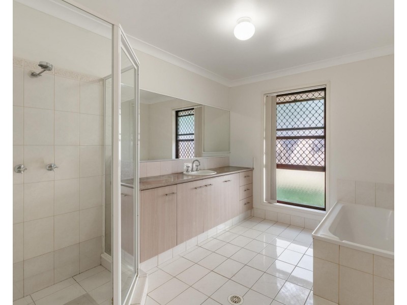 13 Goldvilla Drive, Elanora QLD 4221