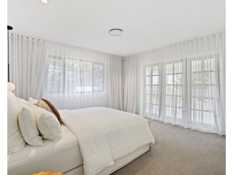 197 Simpsons Road, Elanora QLD 4221
