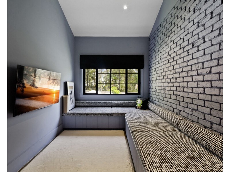 197 Simpsons Road, Elanora QLD 4221