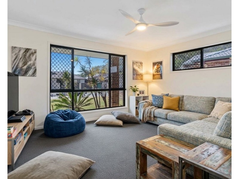 19 Chippendale Crescent, Currumbin Waters QLD 4223