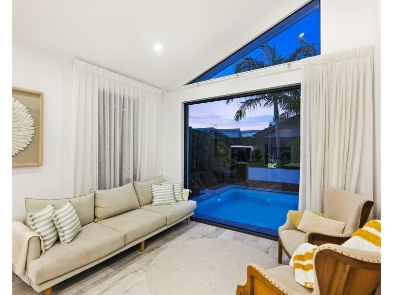 45 Binya Avenue, Coolangatta QLD 4225