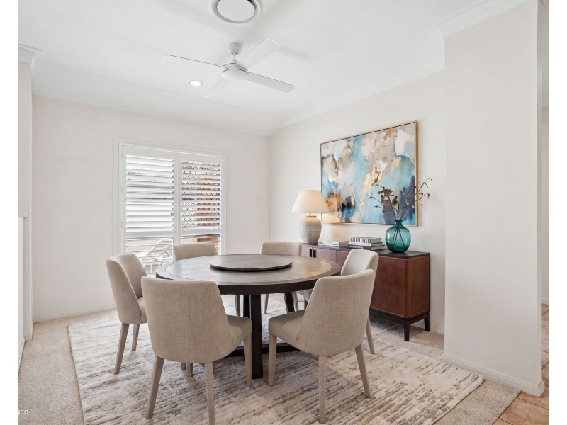 19 Martingale Circuit, Clear Island Waters QLD 4226