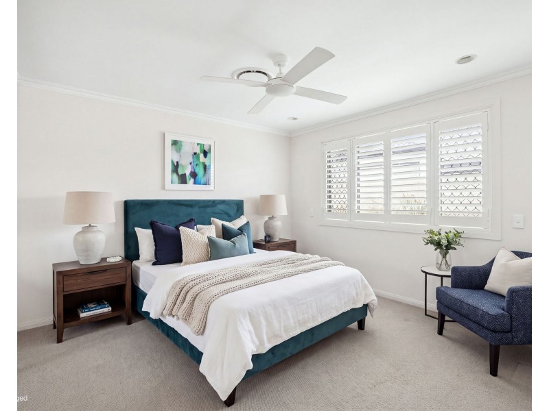 19 Martingale Circuit, Clear Island Waters QLD 4226