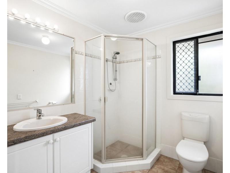 19 Martingale Circuit, Clear Island Waters QLD 4226