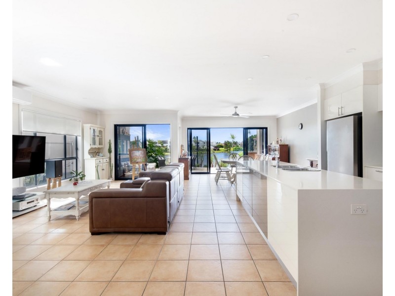 68/117 Palm Meadows Drive, Carrara QLD 4211