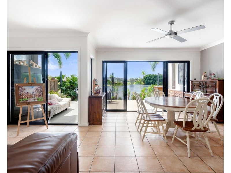 68/117 Palm Meadows Drive, Carrara QLD 4211