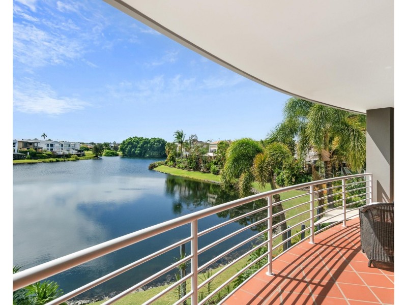 68/117 Palm Meadows Drive, Carrara QLD 4211