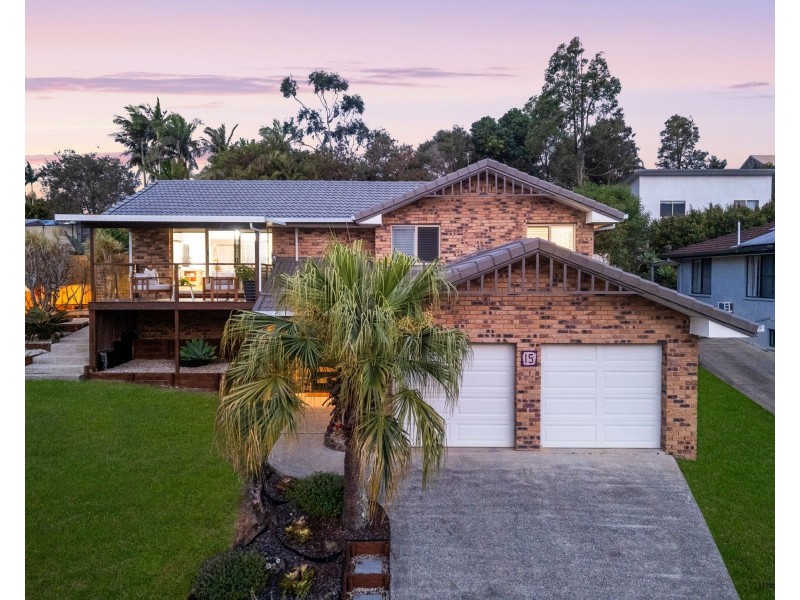 15 Darnel Street, Elanora QLD 4221