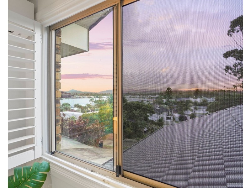 15 Darnel Street, Elanora QLD 4221