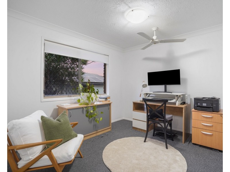 15 Darnel Street, Elanora QLD 4221