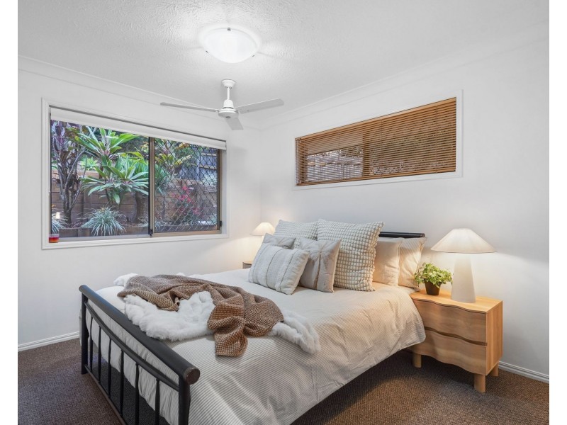 15 Darnel Street, Elanora QLD 4221