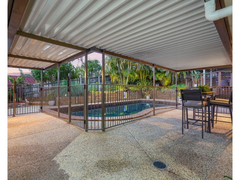 15 Darnel Street, Elanora QLD 4221