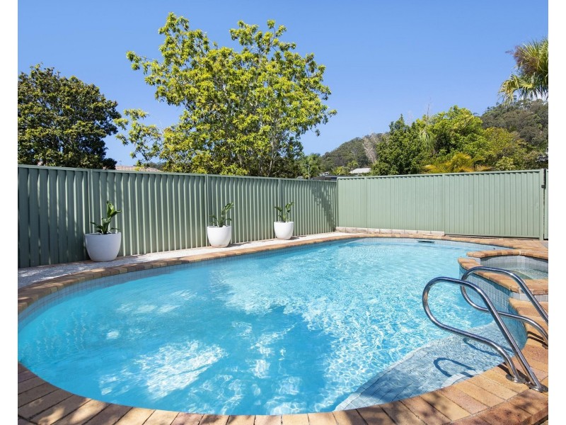 54 Bienvenue Drive, Currumbin Waters QLD 4223