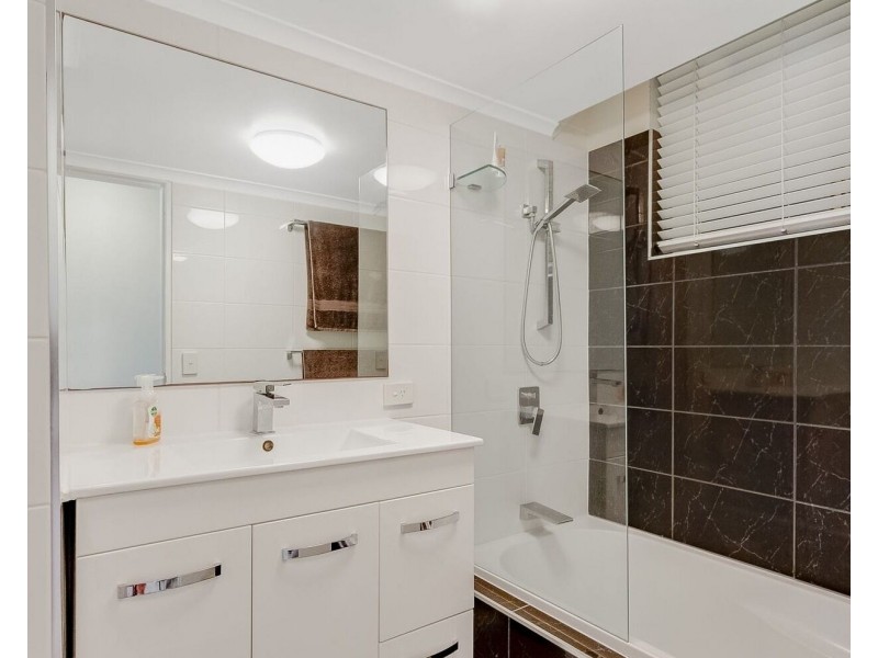 13/22 Marine Parade, Coolangatta QLD 4225