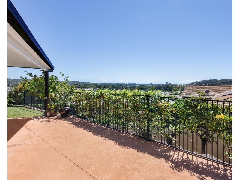 8 Thunder Drive, Currumbin Waters QLD 4223