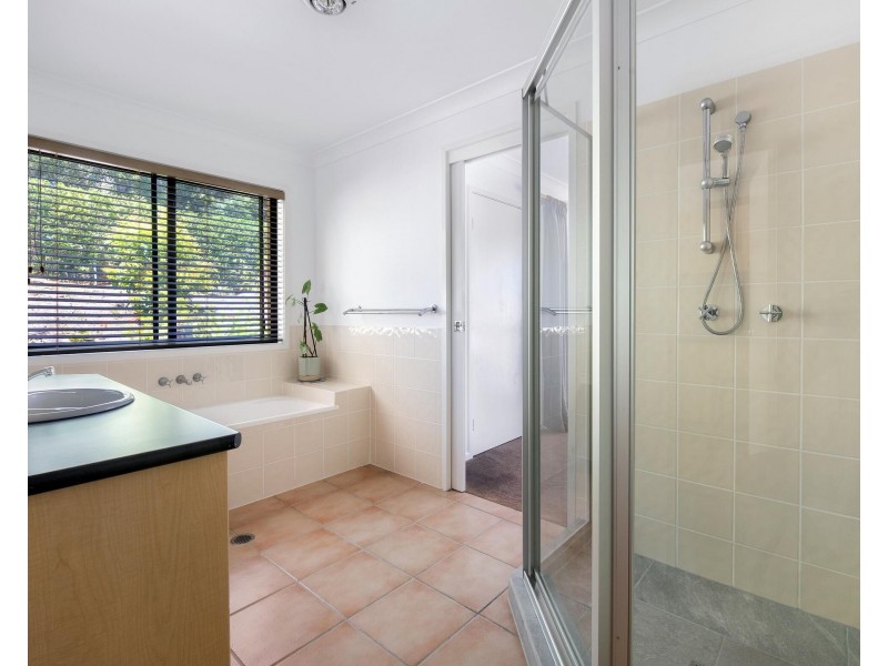 8 Thunder Drive, Currumbin Waters QLD 4223