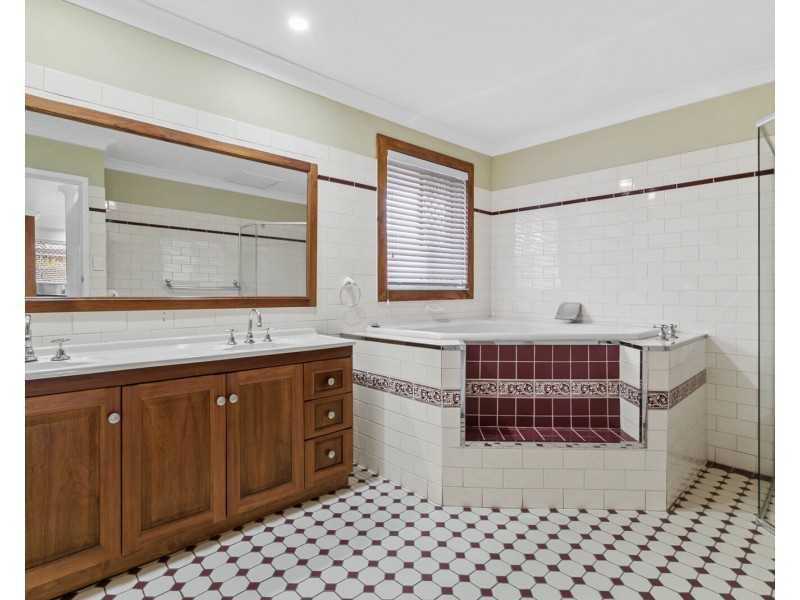 32 Thirteenth Avenue, Palm Beach QLD 4221