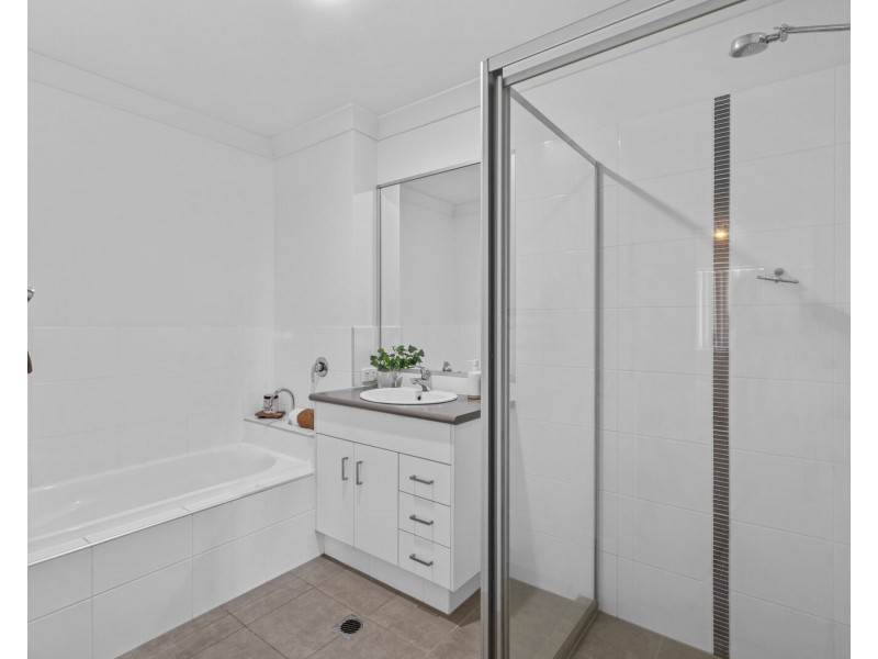 16/5 Faculty Crescent, Mudgeeraba QLD 4213
