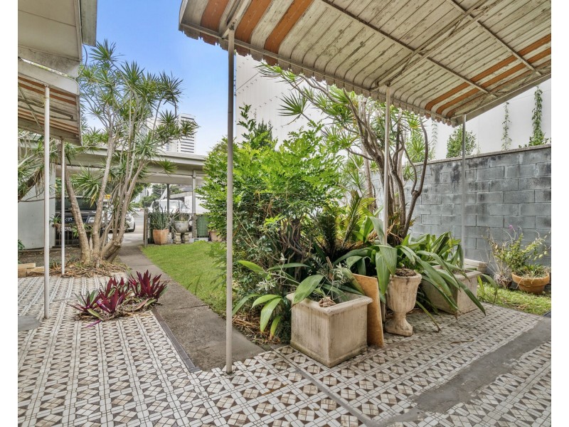 3/30 Alexandra Avenue, Mermaid Beach QLD 4218