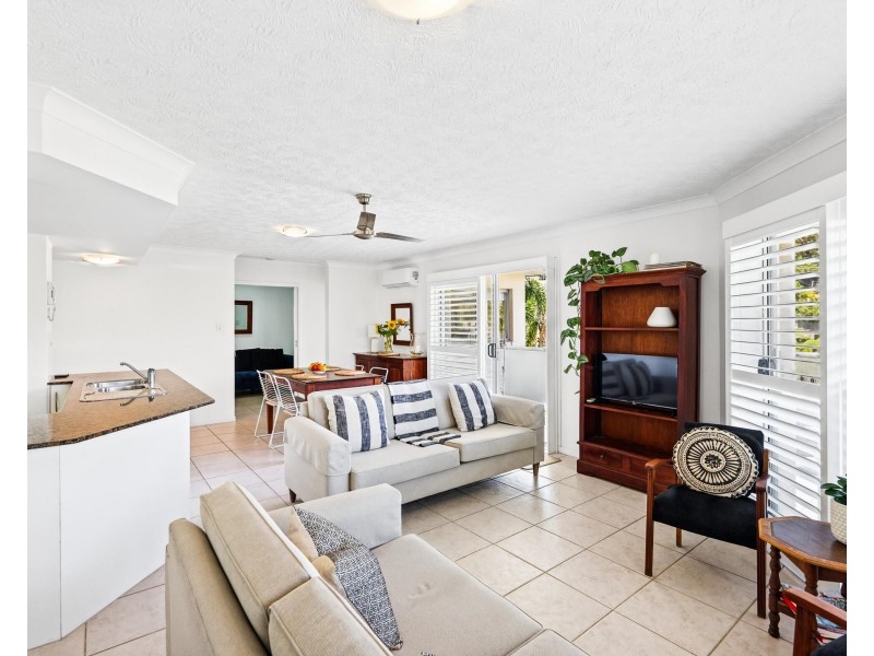 8/50-52 Miles Street, Coolangatta QLD 4225