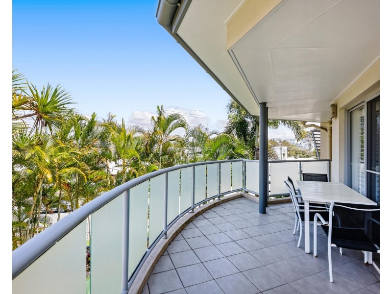 8/50-52 Miles Street, Coolangatta QLD 4225
