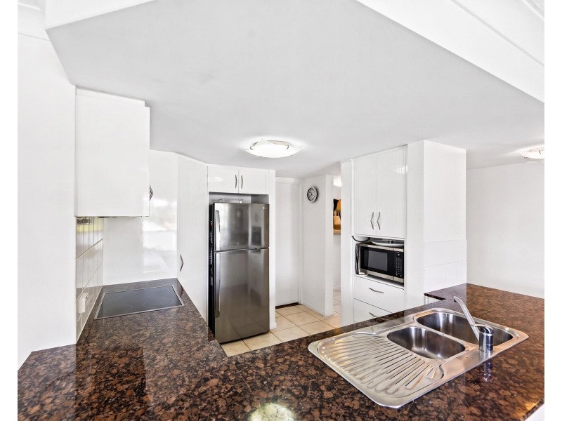 8/50-52 Miles Street, Coolangatta QLD 4225