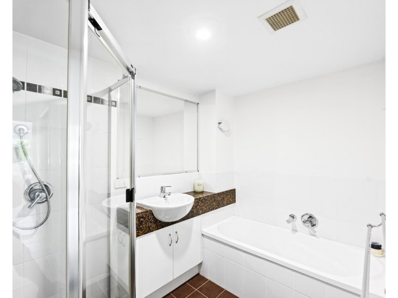 8/50-52 Miles Street, Coolangatta QLD 4225
