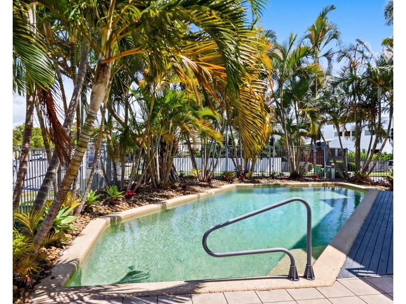 8/50-52 Miles Street, Coolangatta QLD 4225
