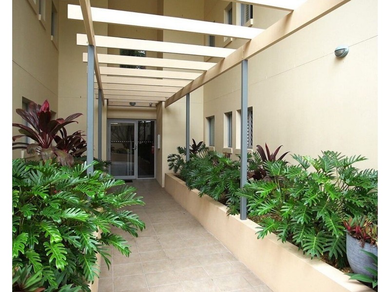 8/50-52 Miles Street, Coolangatta QLD 4225