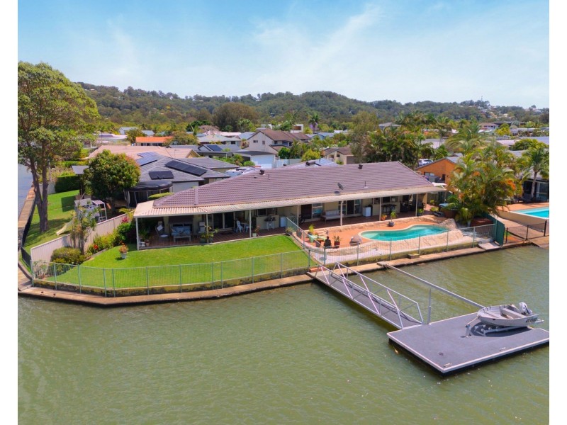 16 Harris Court, Currumbin Waters QLD 4223