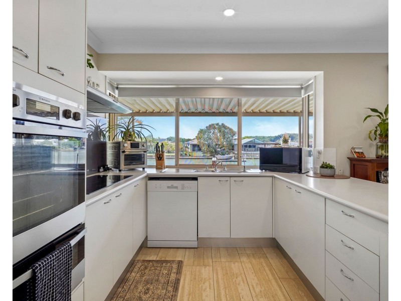16 Harris Court, Currumbin Waters QLD 4223