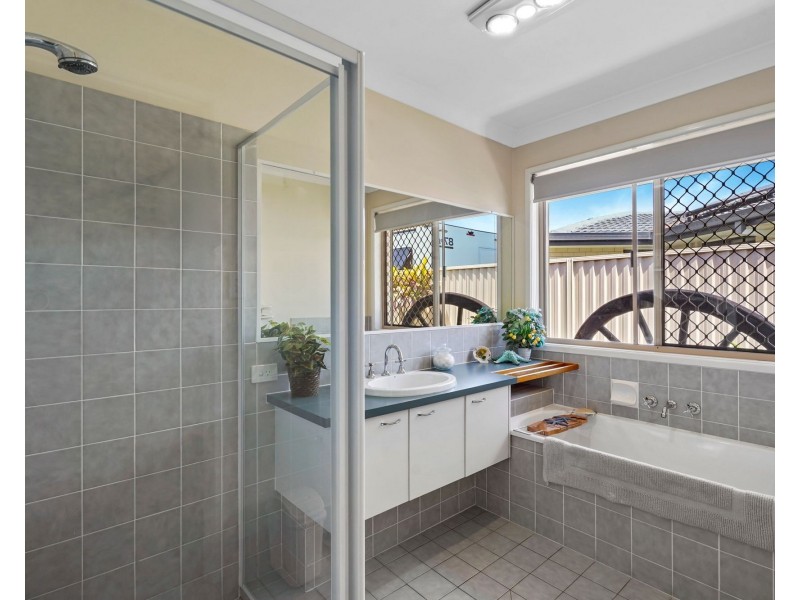 16 Harris Court, Currumbin Waters QLD 4223