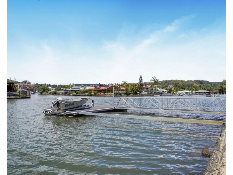 16 Harris Court, Currumbin Waters QLD 4223