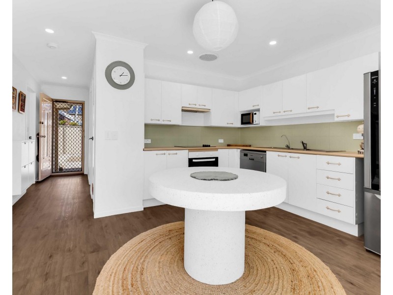 2/41J Murtha Drive, Elanora QLD 4221