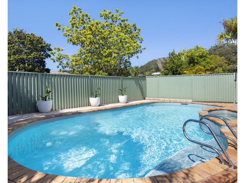 54 Bienvenue Drive, Currumbin Waters QLD 4223