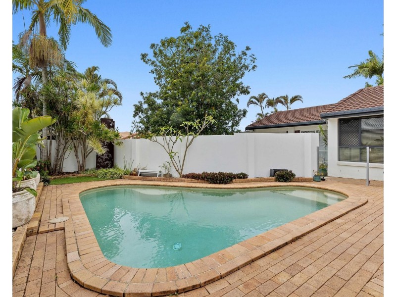 69 Dunlin Drive, Burleigh Waters QLD 4220
