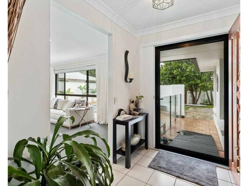 69 Dunlin Drive, Burleigh Waters QLD 4220