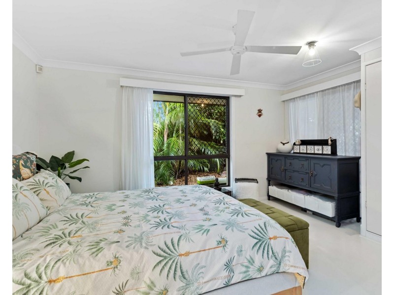 69 Dunlin Drive, Burleigh Waters QLD 4220