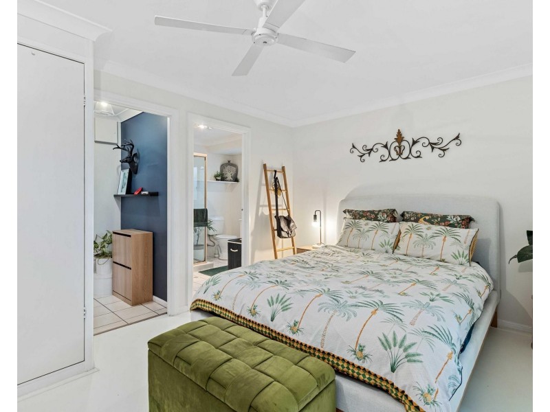 69 Dunlin Drive, Burleigh Waters QLD 4220