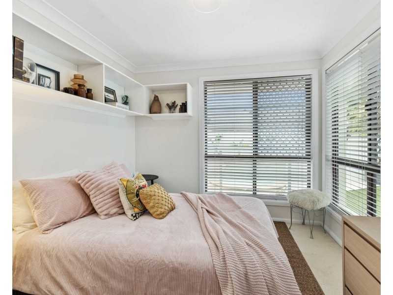 69 Dunlin Drive, Burleigh Waters QLD 4220