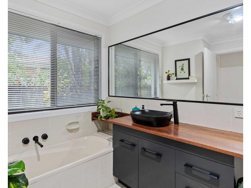 69 Dunlin Drive, Burleigh Waters QLD 4220