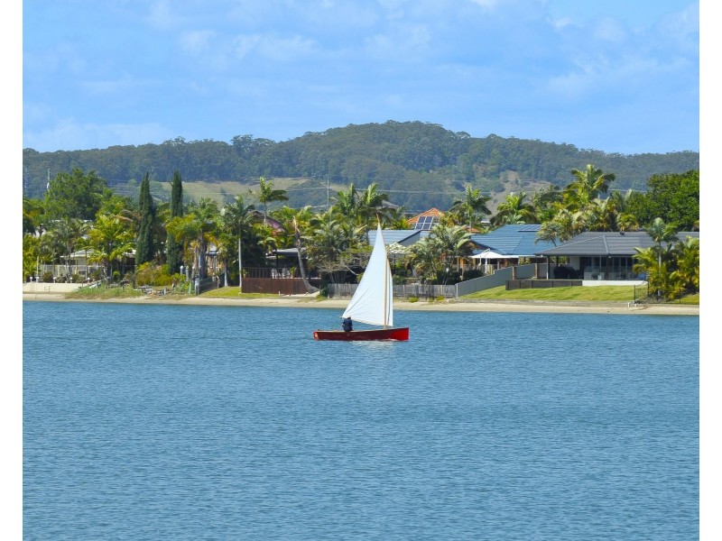 22A Waterdown Drive, Elanora QLD 4221