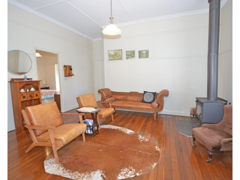 8 Station Street, Johns River NSW 2443