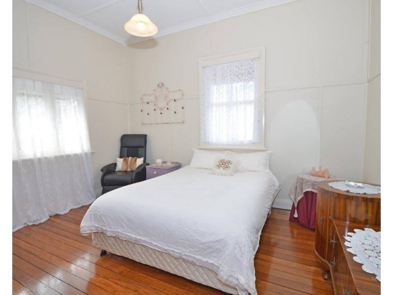 8 Station Street, Johns River NSW 2443