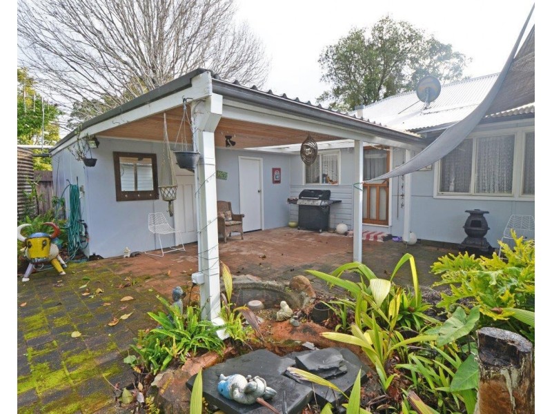 8 Station Street, Johns River NSW 2443