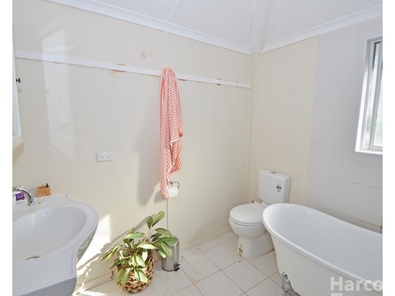 8 Station Street, Johns River NSW 2443