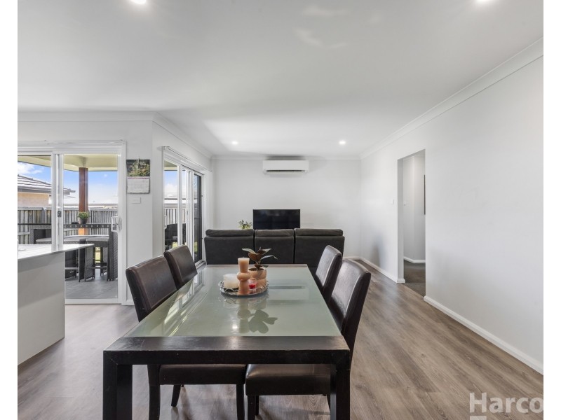 14 Meares Circuit, Thrumster NSW 2444