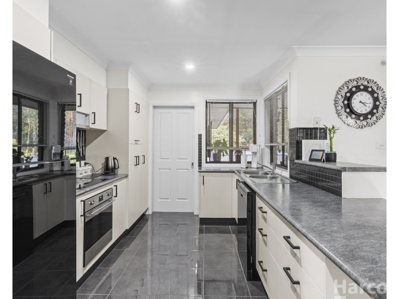 13 Yarrat Place, Wauchope NSW 2446