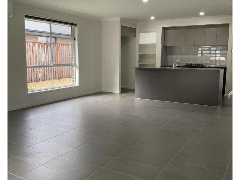 10 Strathallan Avenue, Thrumster NSW 2444